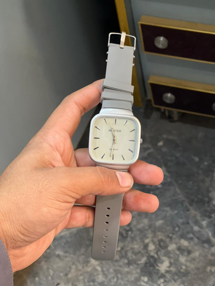 Master Quartz Watch For Men's Steel Back